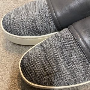 Vince slip on sneaker